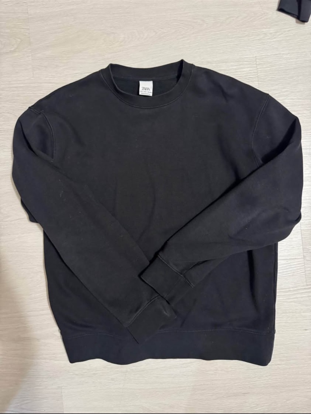 Zara Men’s Black Crewneck Sweatshirt